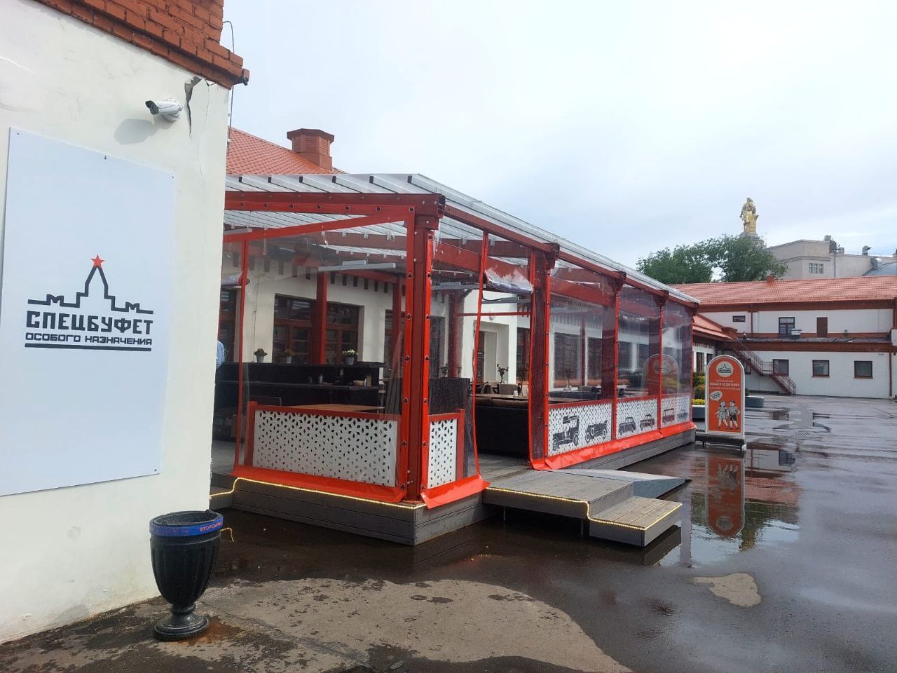 ПВХ шторы для летней террасы кафе в Москве